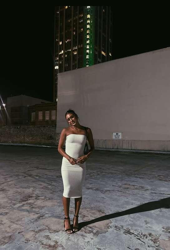Who wants to stroll the city w me?? 🥰🥰🥰