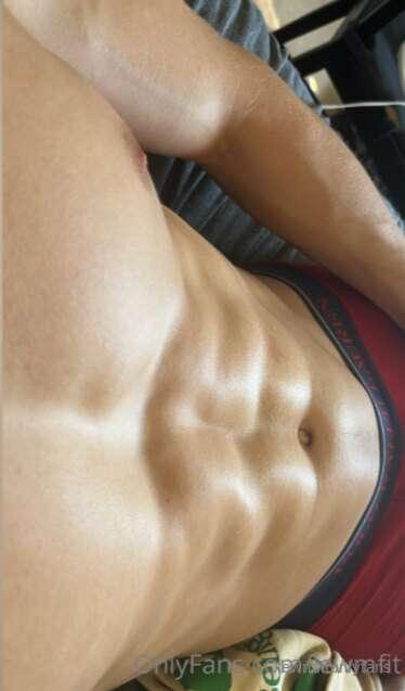 Toned and tanned all yours im rock hard rn