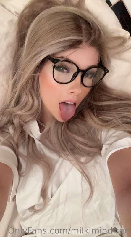 slide into my DMs rn i'm horny and bored
 👉🏼  https://onlyfa..