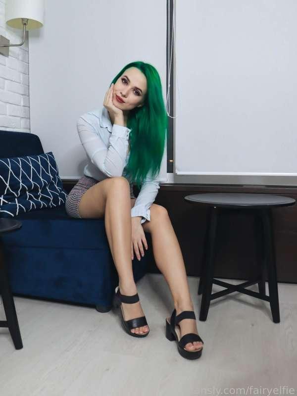 Full set available now &lt;3 

#fyp #secretary #lingerie #bikini #sandals #tightskirt #greenhair #egirl #booty #ass