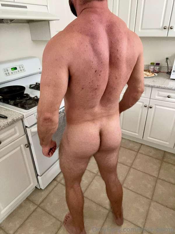 Anyone else like to cook naked? 😈