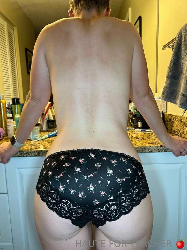 Good morning and happy Hump Day y’all 🍑😈!!