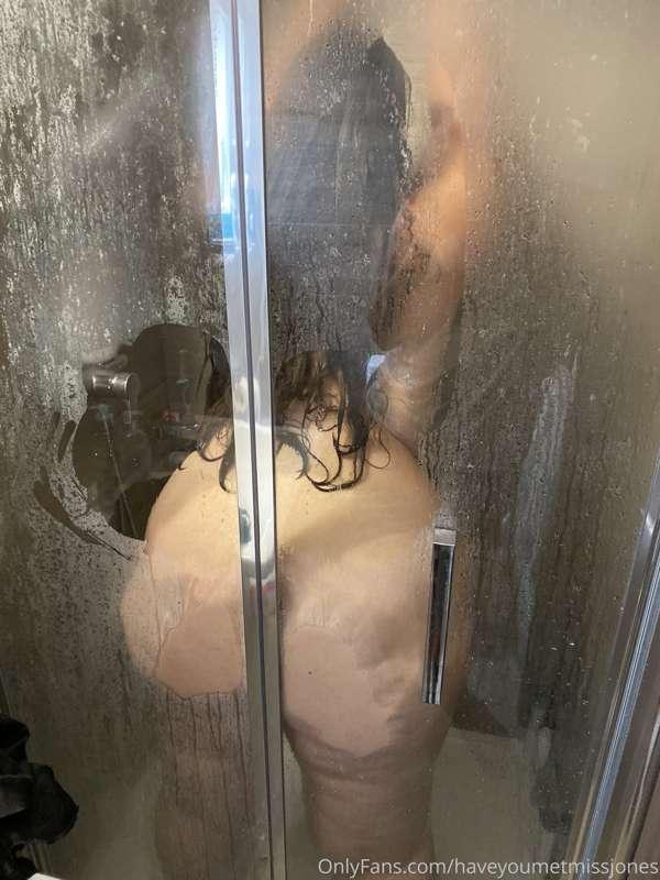 Pass me the soap would you? 😈😌🧼