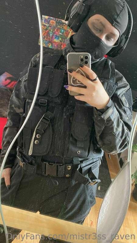 Sry that I’m so inactive, I just got a new cosplay but wasn’..