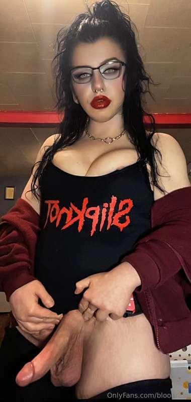 Rockin out with my cock out 🥰😈🖤You should really kiss my pre..