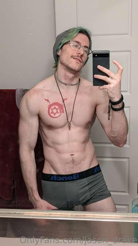 After gym vibes! How's my workout coming along? 😜