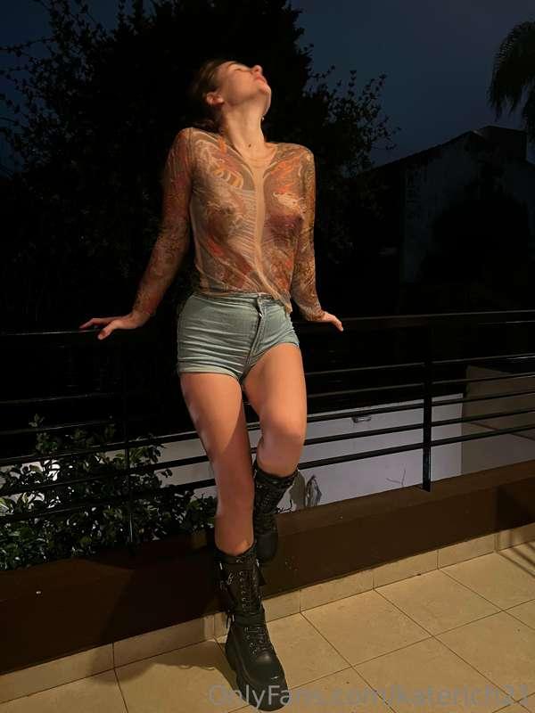 Good night friends ❤️👄💚🫧💦💧