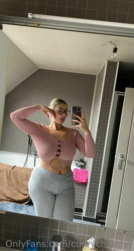 13 October, No Bra day 😳😳🙈🙈🍒