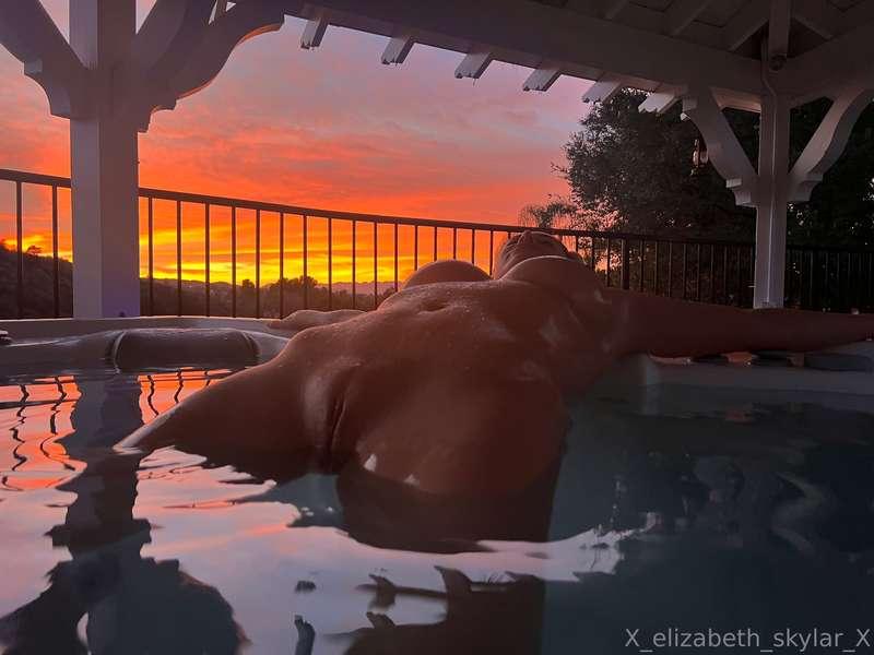 Such a beautiful Sunset 🌅 💋❤️💋
