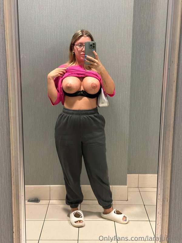 ***is anyone still interested in nude/bare ass fart videos??..