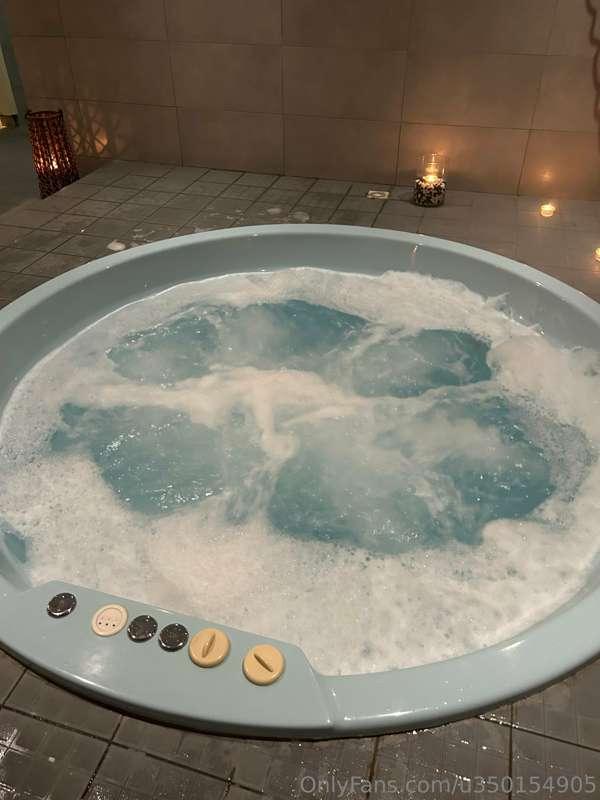 Jacuzzi time 🥵🥵