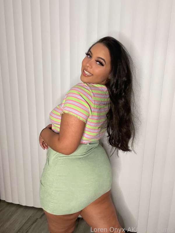 thinking about you pulling me into a quiet corner
and whispering dirty lines from my favorite novel

✎ #nerdy #ebony #cute #pokemon #exotic #bigass #gamer #reader #brunette #fyp