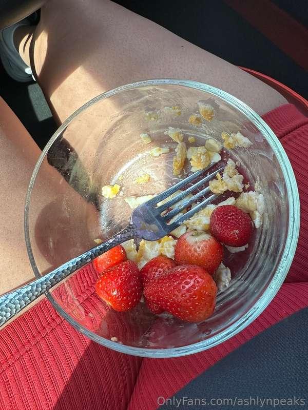 Breakfast on the go today 😜