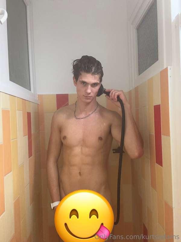 90 seconds before i came so hard in the shower, i nearly fel..