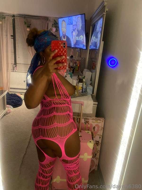 Goin live in 20 min on the VIP page @dayna63800 Twerkin and ..
