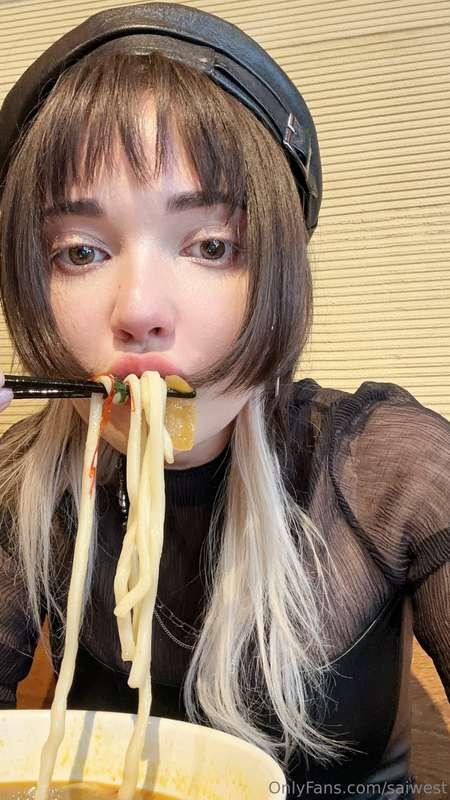 Food's my passion ... or sometimes even obsession 😅🥡🥢