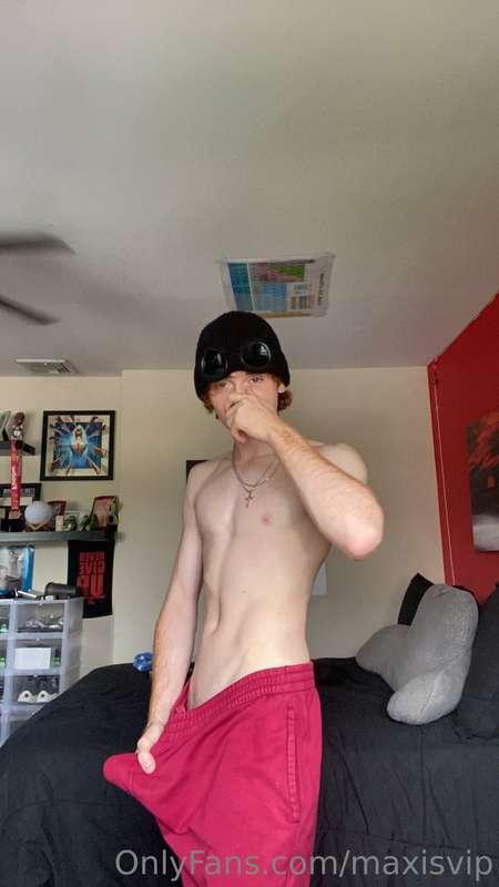 let's fuck in my bed 🤭