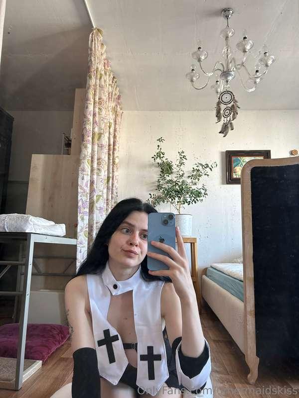 You can look, but can you handle it?😇