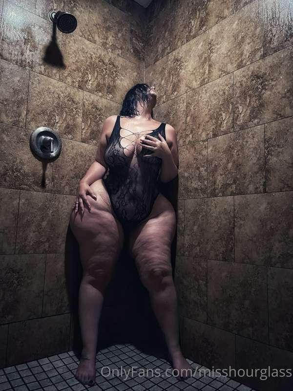 💦🔥💋 Dirty girl getting clean
