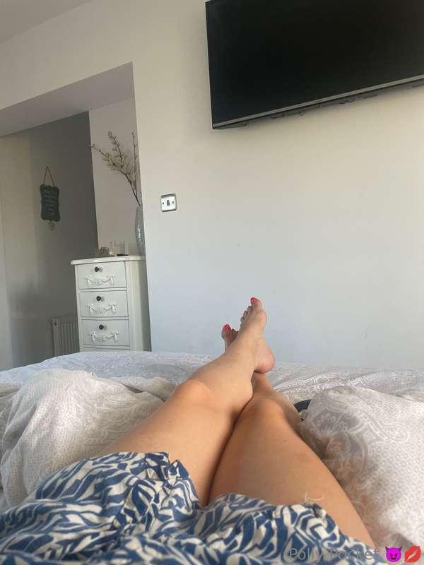 Any god boys want to massage my feet??