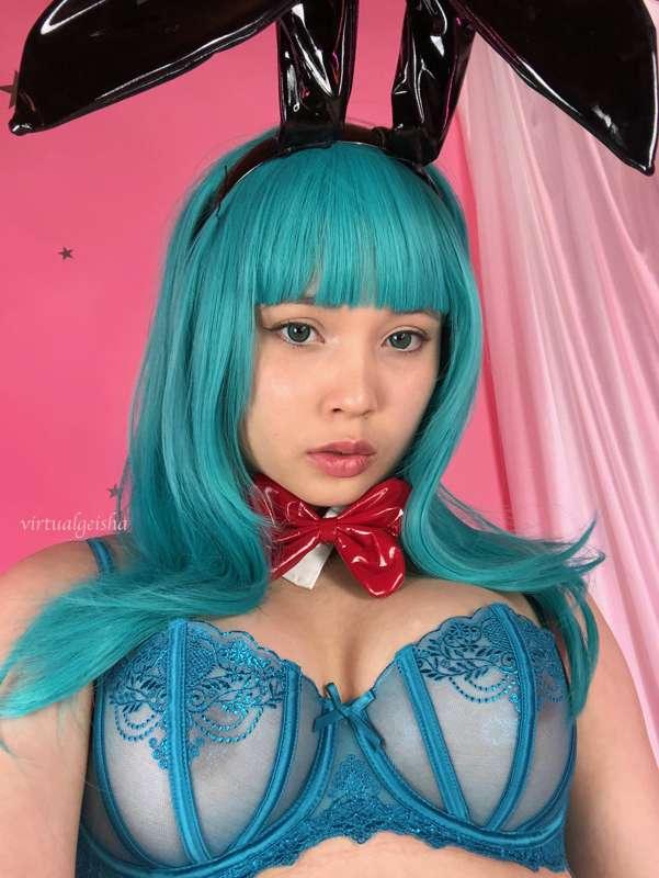 Full set to be found with even sexier content!