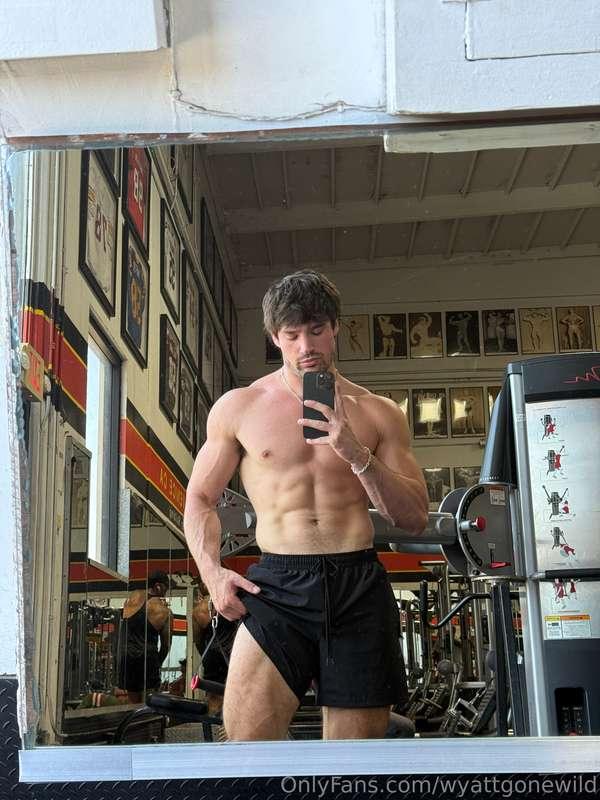 Discipline shows in the mirror😎