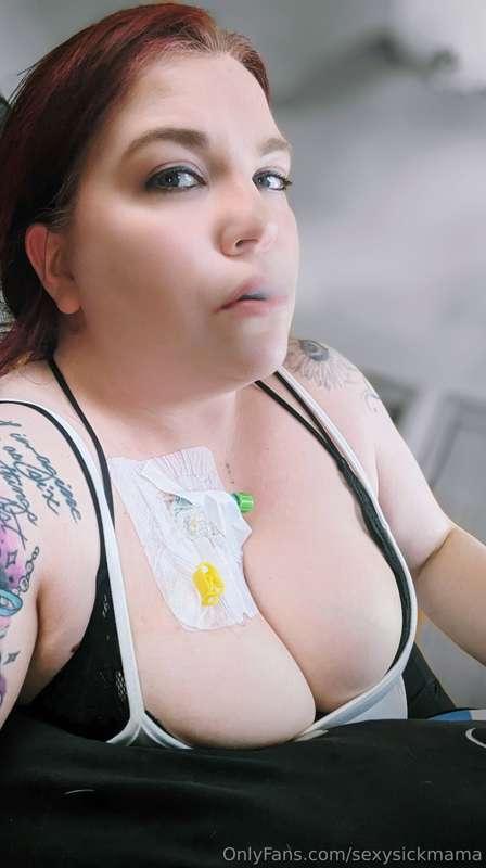 Come lay in bed and play with me daddy! Scroll for some Titt..
