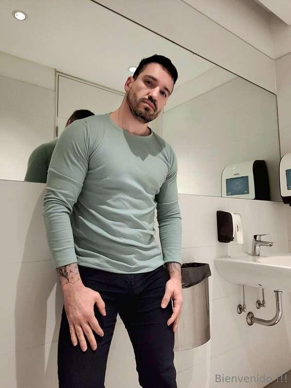 Vestido o semi desnudo ?