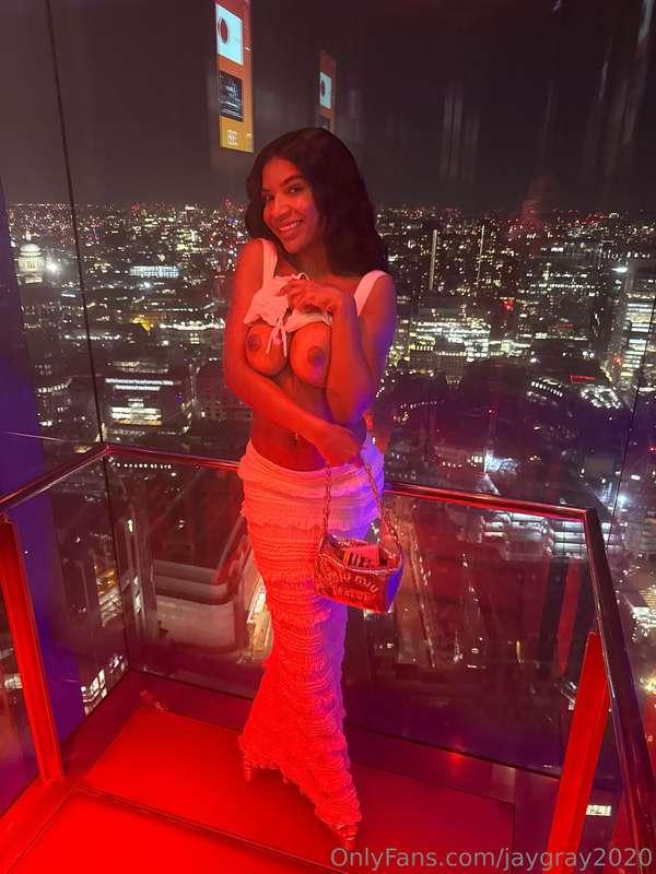 London skyline and my tits… what a treat 🥰 