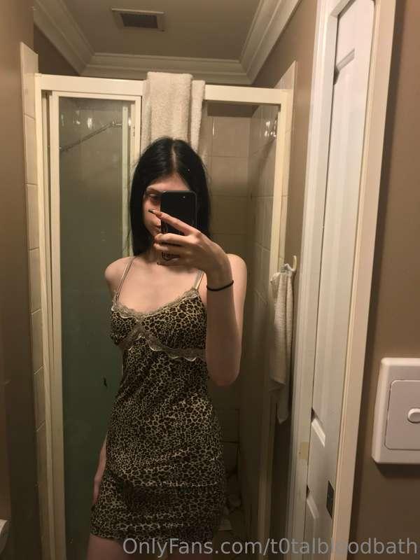 does this dress make my dick look fat? 🤔

(also, i just noti..