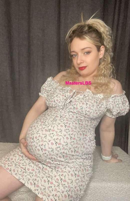 Do you fancy pregnant women? 
#pregnant #pregnancy #pregnant, #belly #blonde #milf #mommy #mom #tits #boobs #bigtits #bigboobs #fyp