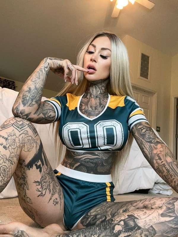 What’s your biggest fantasy — and dare you tell me? 🤭🍒