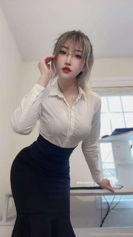 Introducing My friend @misswarmj to you! She is creating lew..