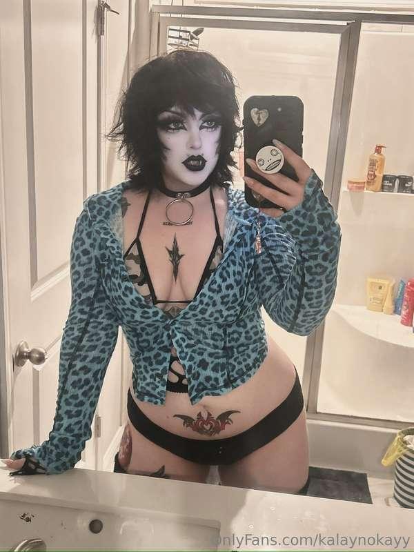 I'm hoping i could distract you a bit more today 💋
