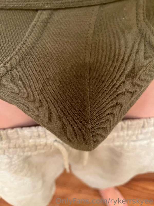 I love wearing cumm filled underwear 😋