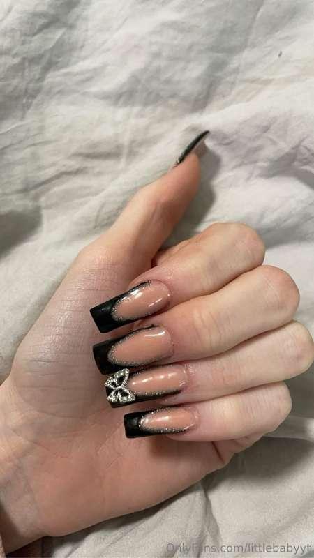 pretty grabbers 🖤🦋