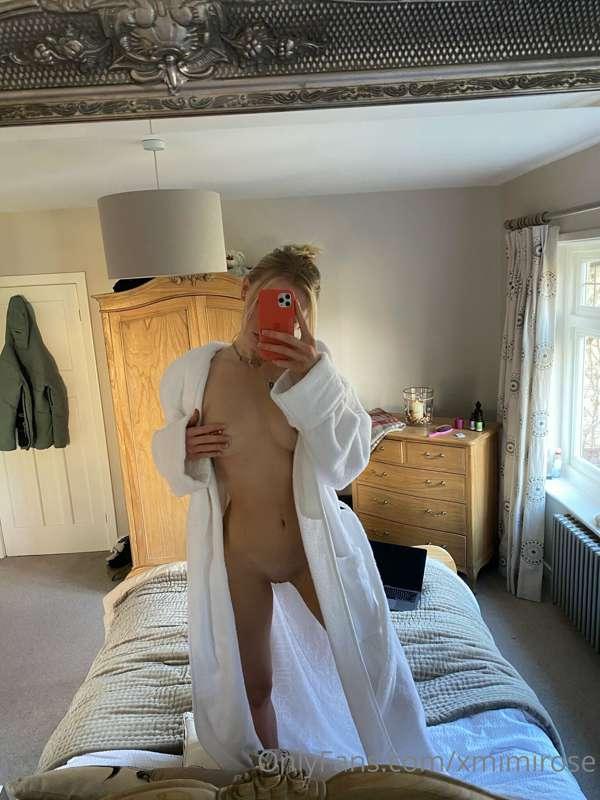 Good afternoon🥰😈