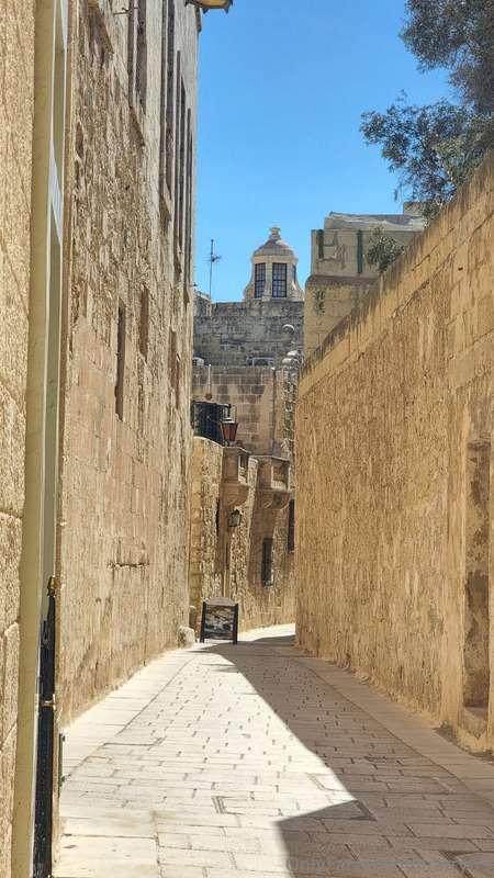 Malta is so so pretty! I'm so lucky weather wise too, I lite..