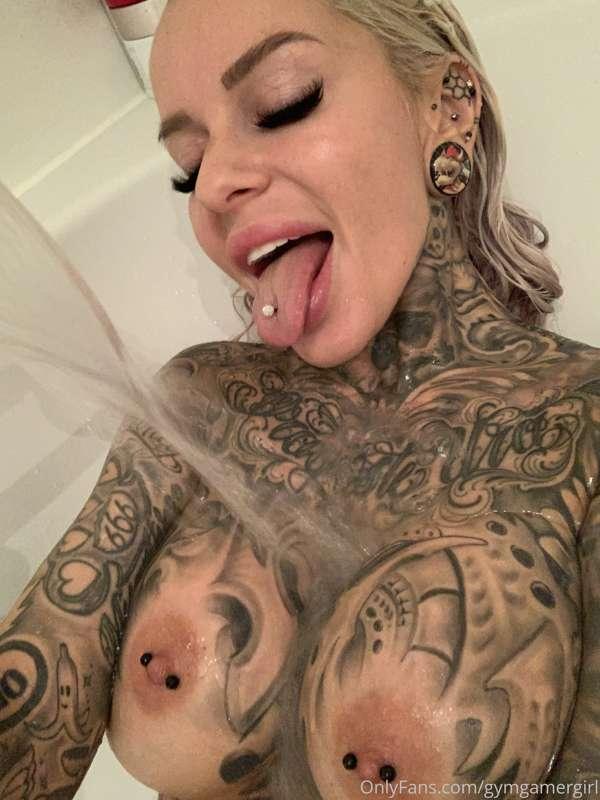Sent out a very hot shower video for a cheap price 💦💦💦 CHECK..