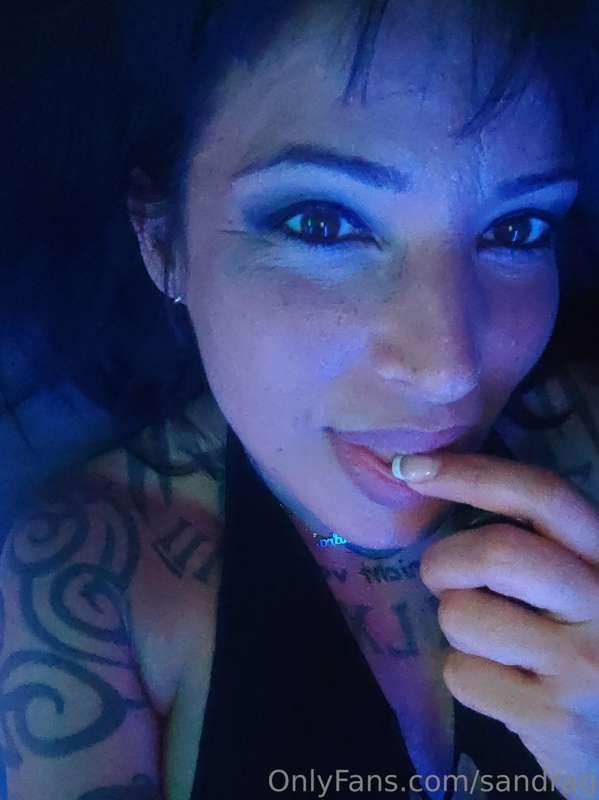 Dime que color me queda mejor? Negro Rojo o Rosa?😜😉