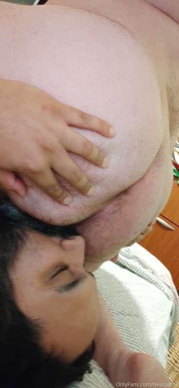 the bear eating my ass 👅🍑.. uuuuf 🤤🤤