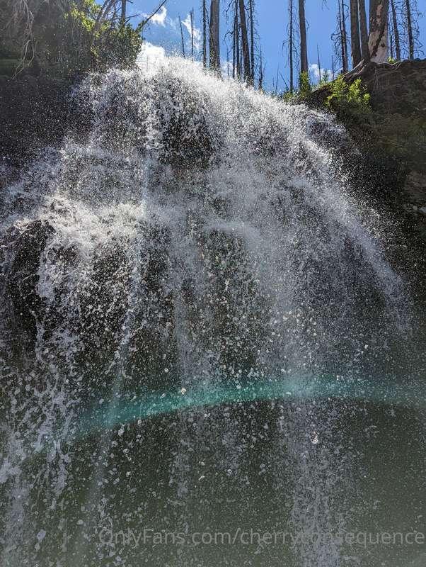 Mountain Monday! Cute little package with some mountain titt..