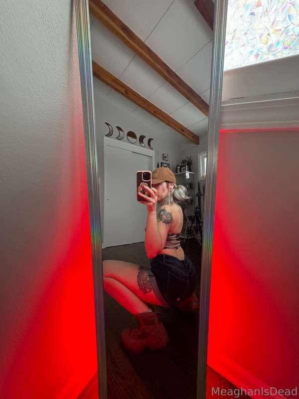 New shoes got me wanting to fuck in them 😮‍💨😮‍💨