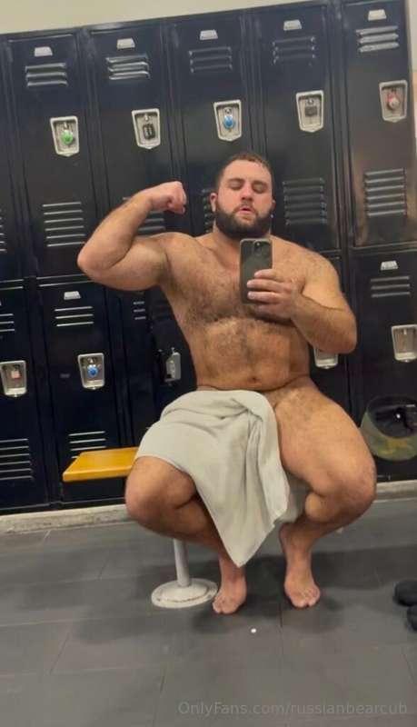 Got all the dads at the gym hard 