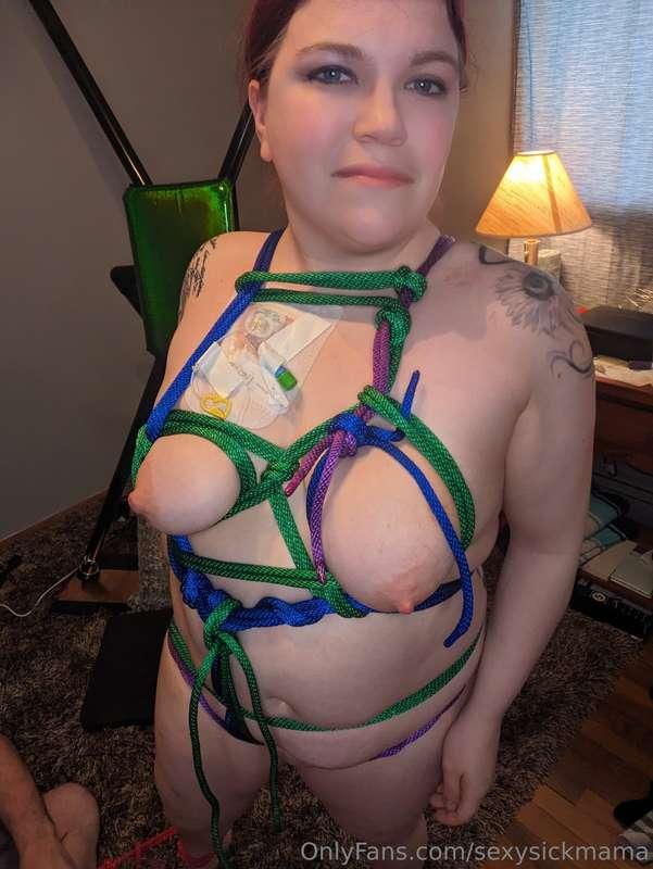 Happy Saturday! Want more videos of me all tied up! Tip this..