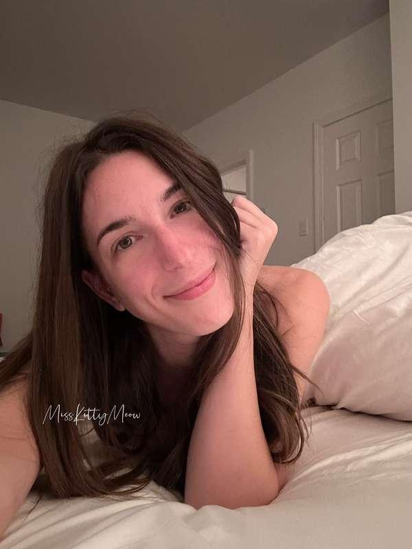 I hope I’m not the only one who sleeps naked 🤭