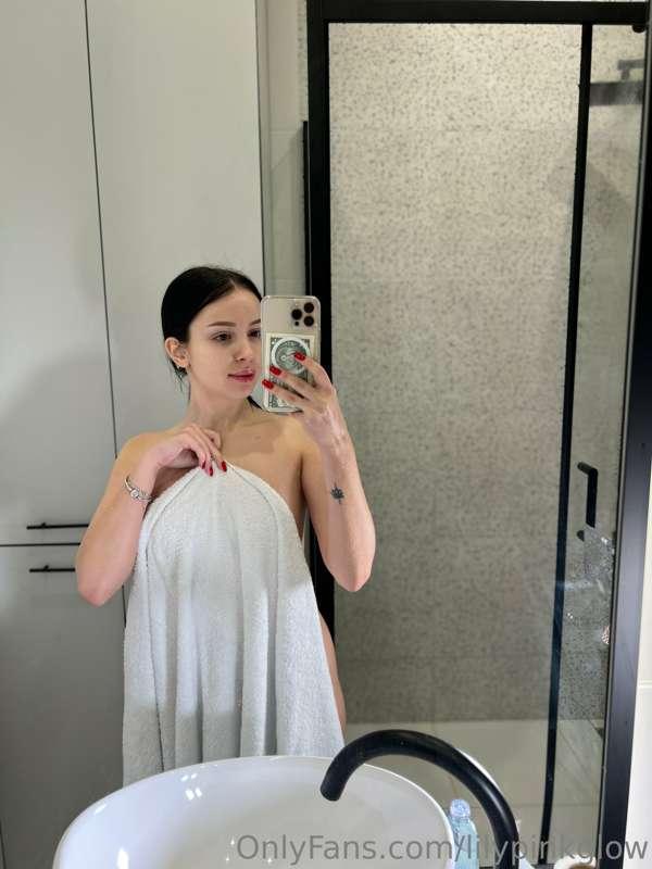 POV: you come out of the shower and saw me like this, what w..