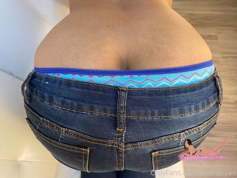 I heard you really like buttcrack ;) Who wants to stick thei..