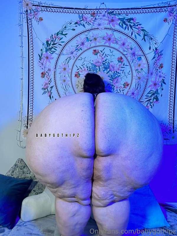 *insert face here* 

Could you resist if I was bent over in ..