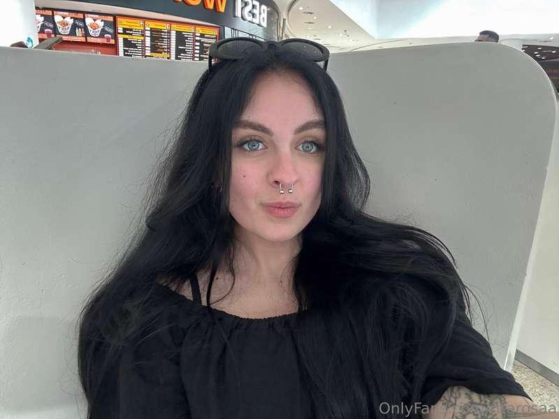 Linger on your pale blue eyes🩵